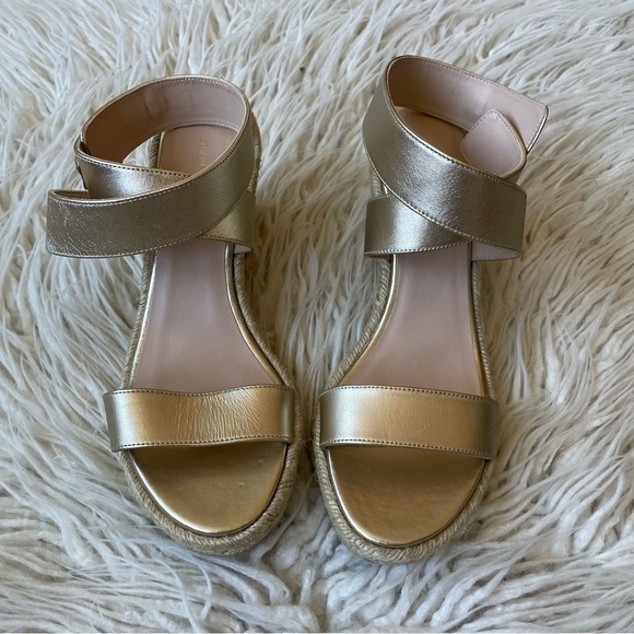 Stuart Weitzman Lexia Gold Metallic Textured-Leather Espadrille Wedge Sandals 8 - Picture 5 of 12